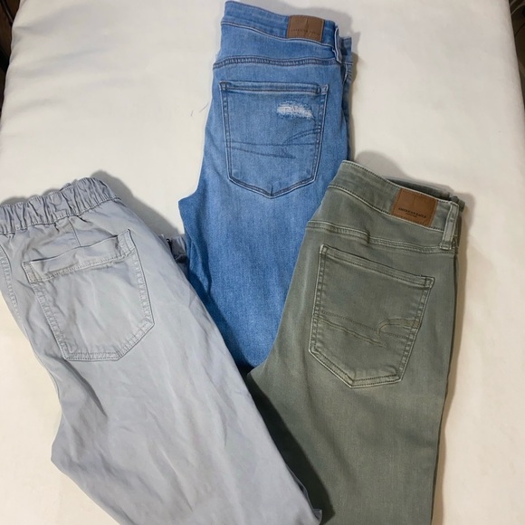 Bundle of 3 American Eagle Size 6 Pants - Jeggings, Joggers, Distressed Jeans - Picture 4 of 7